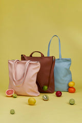 Tote shopping bags in leather