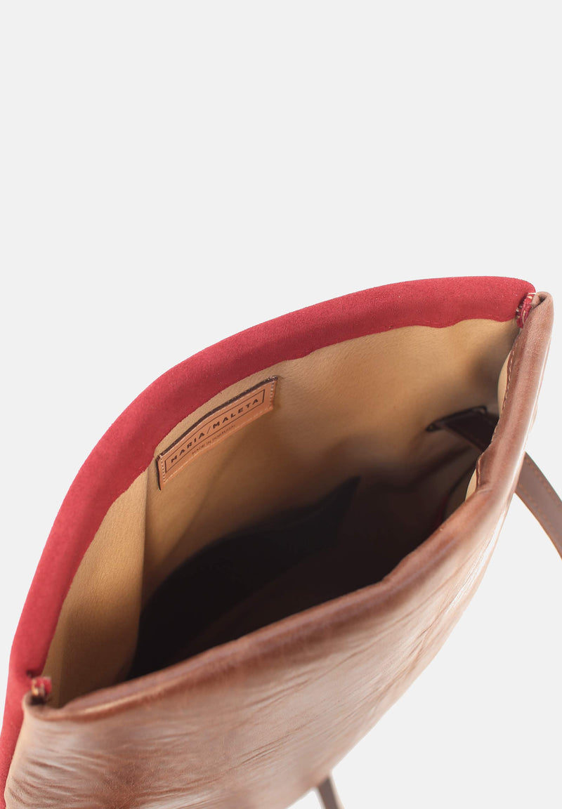 backpack for daily use in brown leather 