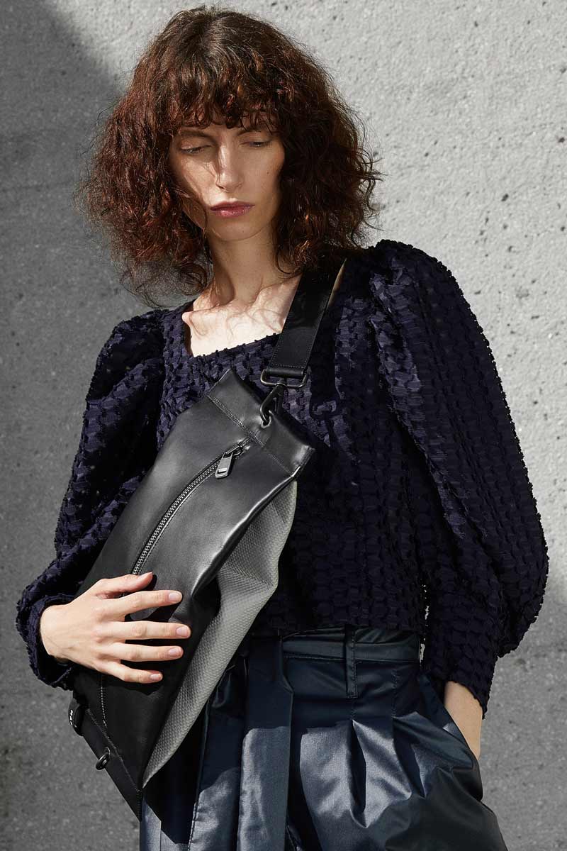 Large-crossbody-bag-for women-design