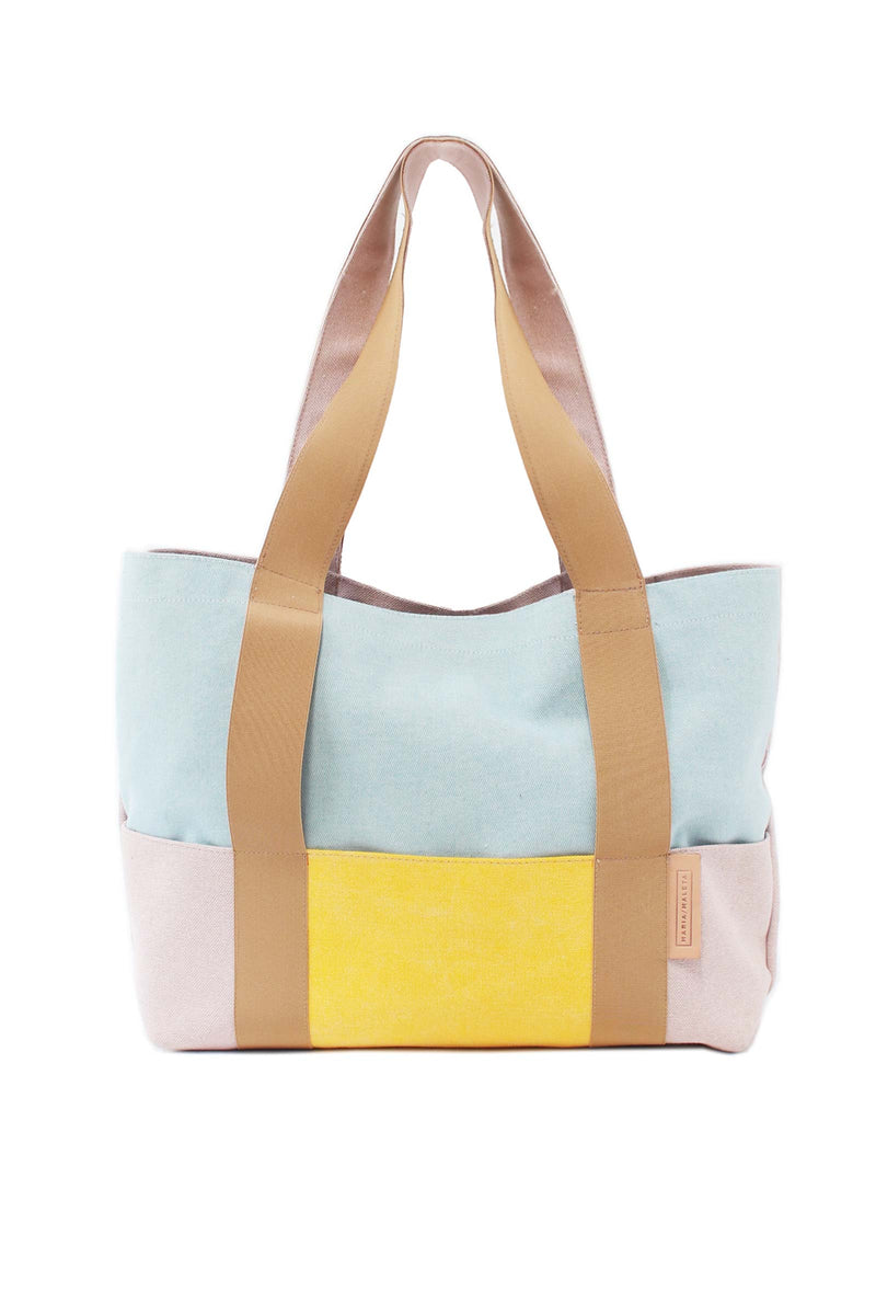 beach-bag-with-pillow-and-purse