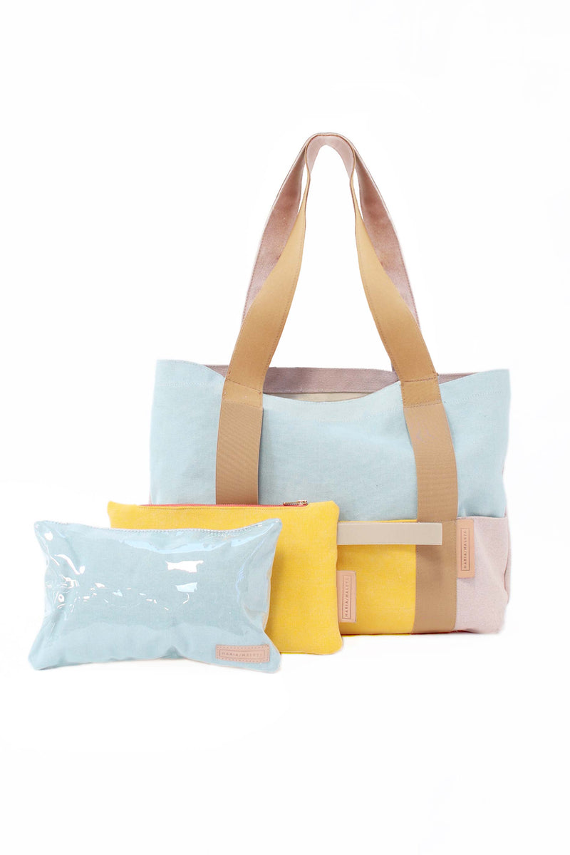beach-bag-with-pillow-and-purse