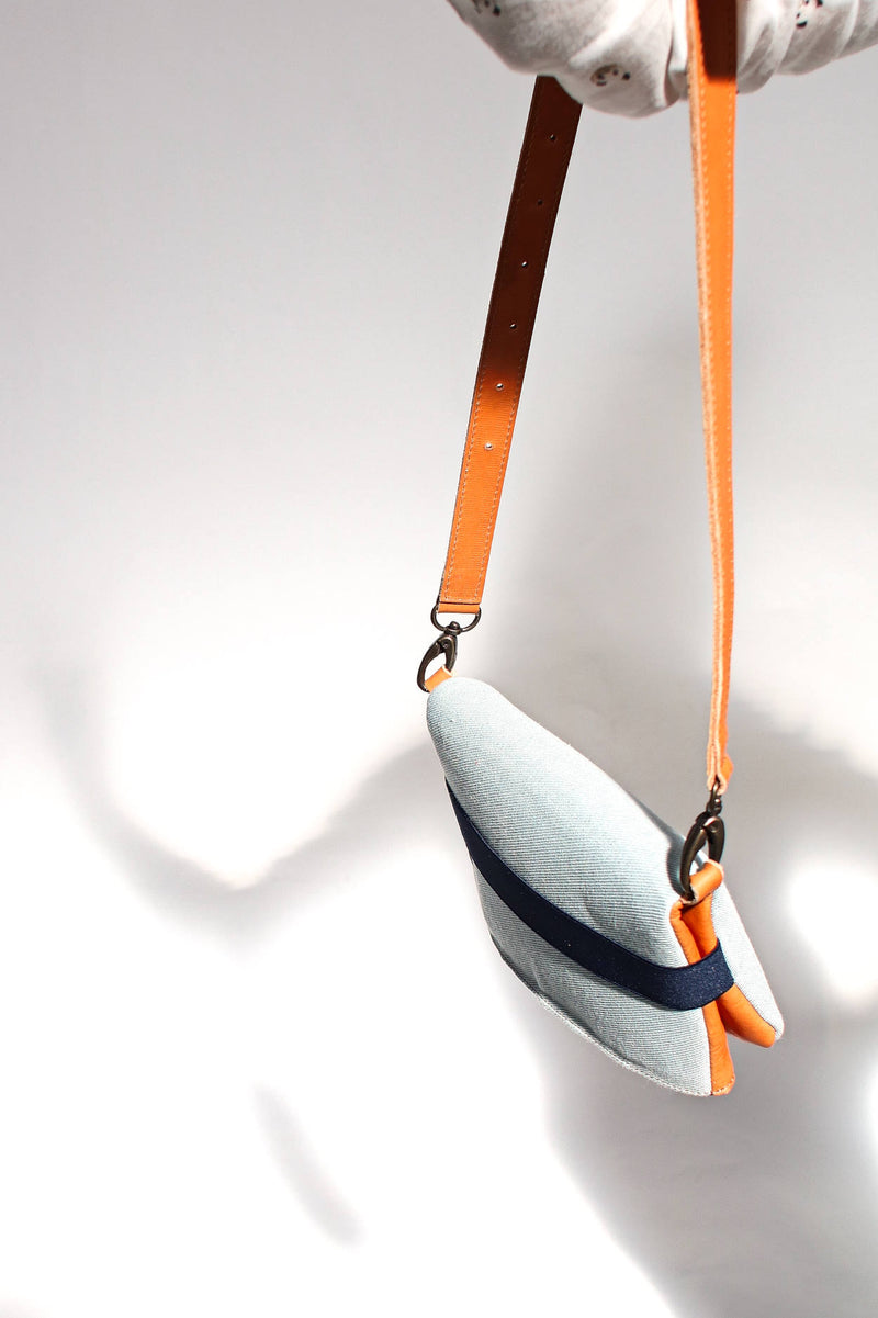 belt bag in light blue 