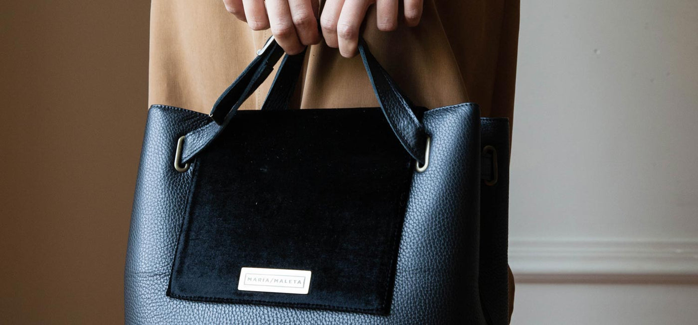 RUFFLE SHOPPER - VELVET SHOULDER BAG in black | JW Anderson US