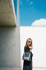 handbag-in-black-for-women-casual-style1