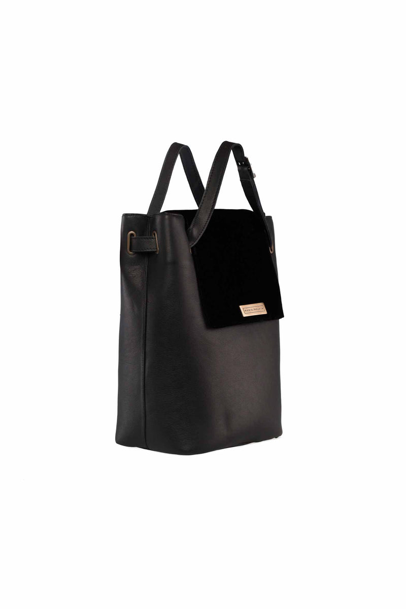 shoulder bag in black leather and black velvet